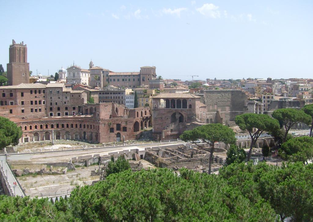 Viale Del Colosseo Roma Exterior foto